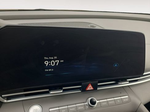 Used 2025 Hyundai Elantra SEL FWD image 19