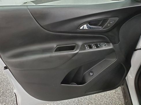 Used 2022 Chevrolet Equinox LT image 13