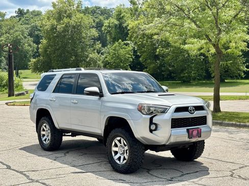 Used 2015 Toyota 4Runner Trail Premium AWD/4WD image 3