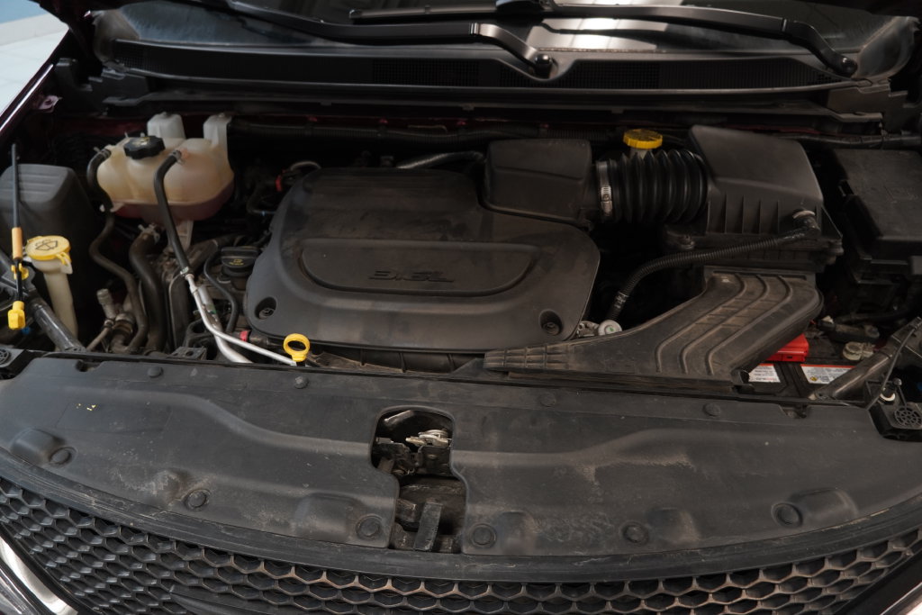 Used 2020 Chrysler Pacifica Touring-L AWD/4WD image 40