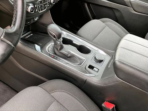 Used 2023 Chevrolet Traverse LT image 17