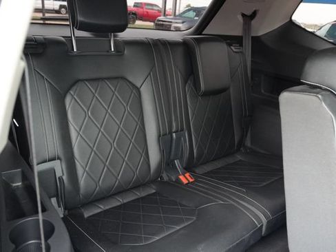 Used 2024 Volkswagen Atlas SEL Premium R-Line AWD/4WD image 23