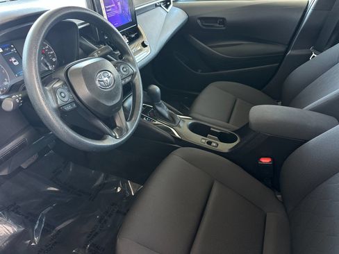 Used 2025 Toyota Corolla LE FWD image 9