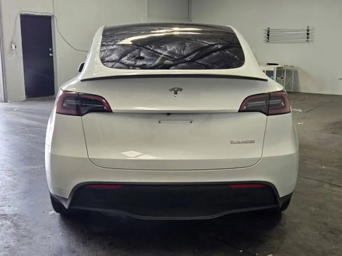 Used 2023 Tesla Model Y Long Range AWD/4WD image 3