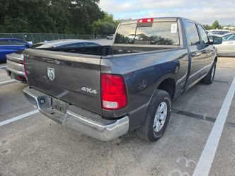 Used 2020 RAM 1500 Classic SLT AWD/4WD image 2