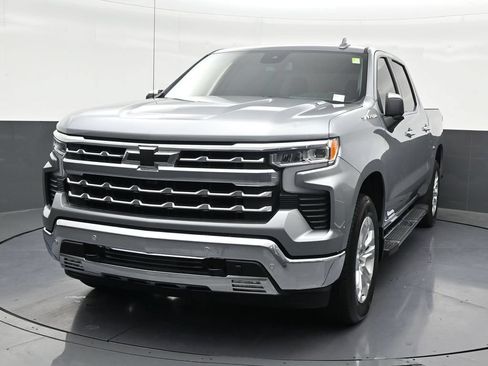 Used 2025 Chevrolet Silverado 1500 LTZ RWD image 9