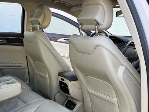 Used 2014 Lincoln MKZ 4dr Sdn AWD image 26