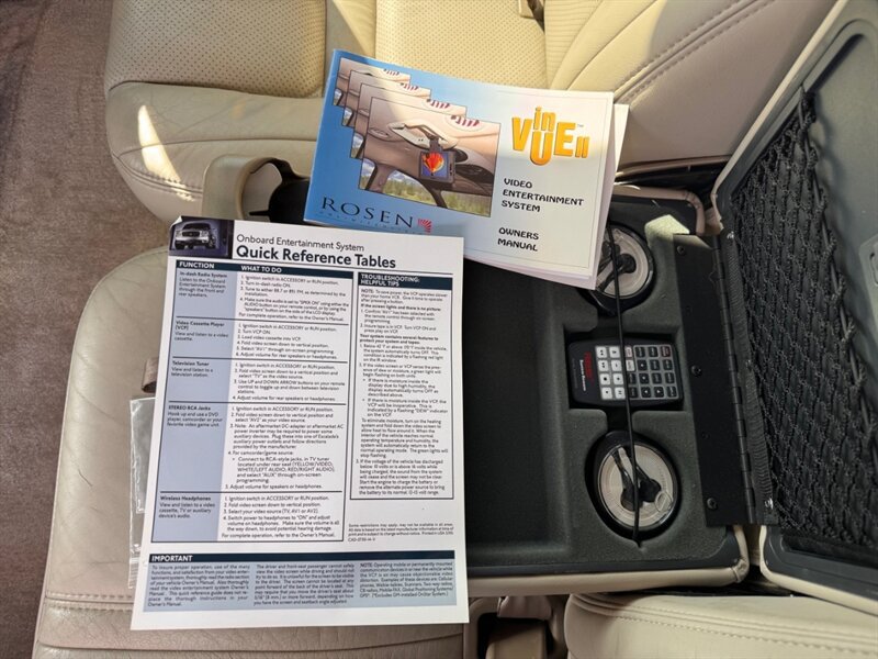 Used 2000 Cadillac Escalade 4WD image 25