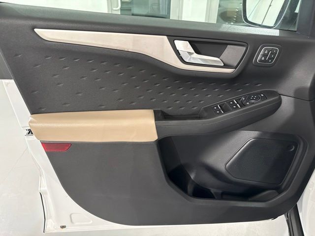 Used 2020 Ford Escape SEL FWD image 19