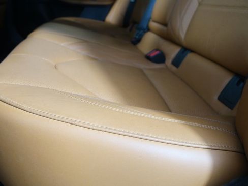 Used 2019 Toyota Avalon Limited image 16