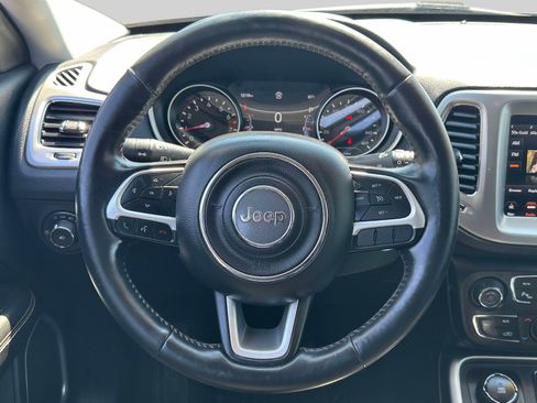 Used 2018 Jeep Compass Latitude w/ Popular Equipment Group AWD/4WD image 15