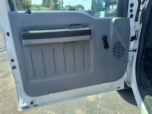 Used 2011 Ford F250 XL w/ Skid Plate Pkg AWD/4WD image 18