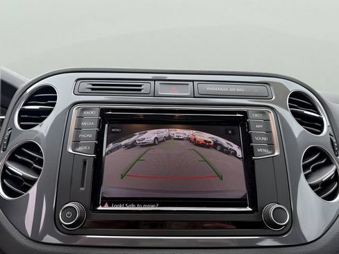 Used 2018 Volkswagen Tiguan Limited AWD/4WD image 14