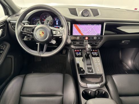 Certified 2026 Porsche Macan image 27