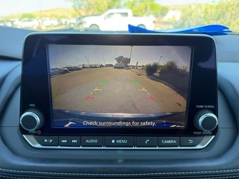 Used 2022 Nissan Rogue SV FWD image 23