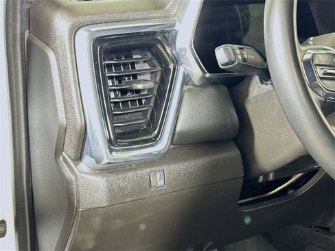 Used 2024 GMC Canyon Elevation image 8