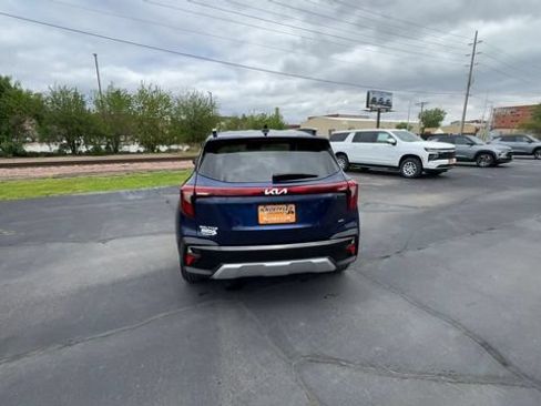 Used 2024 Kia Seltos EX AWD/4WD image 7