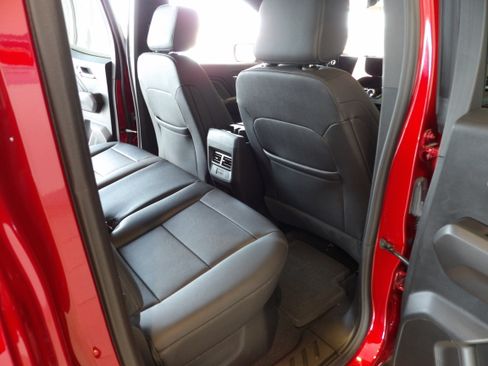 Used 2024 Chevrolet Colorado LT w/ LT Convenience Package III image 21