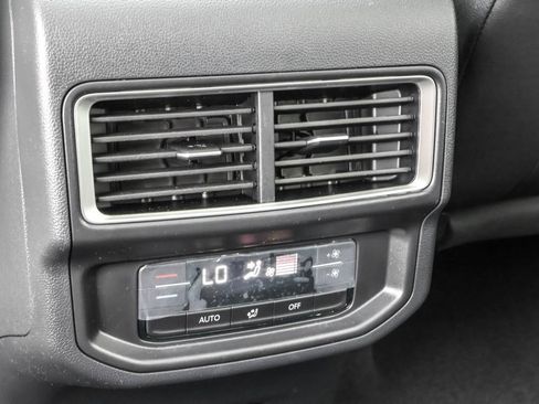 New 2026 Volkswagen Atlas Peak Edition AWD/4WD image 36
