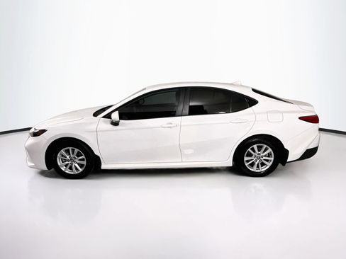 Used 2025 Toyota Camry LE w/ Convenience Package FWD image 8