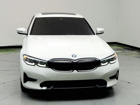 Used 2021 BMW 330i Sedan w/ Premium Package RWD image 2