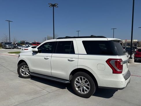 Used 2021 Ford Expedition XLT image 3