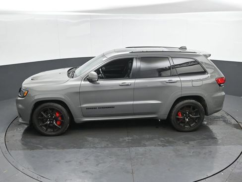 Used 2019 Jeep Grand Cherokee SRT image 41