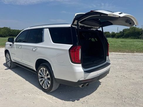 Used 2022 GMC Yukon Denali RWD image 3
