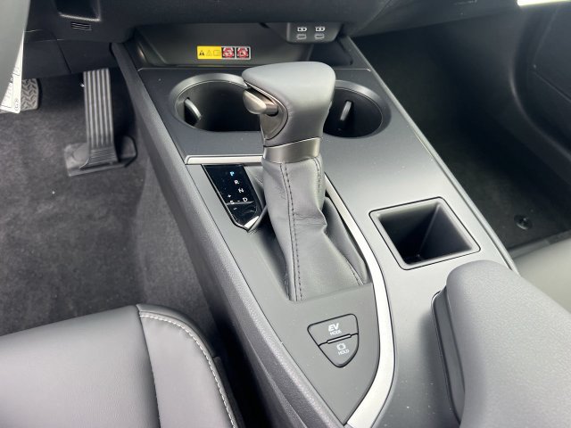Used 2024 Lexus UX 250h FWD image 21