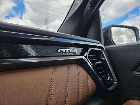 New 2026 GMC Canyon AT4 w/ AT4 Premium Package AWD/4WD image 31