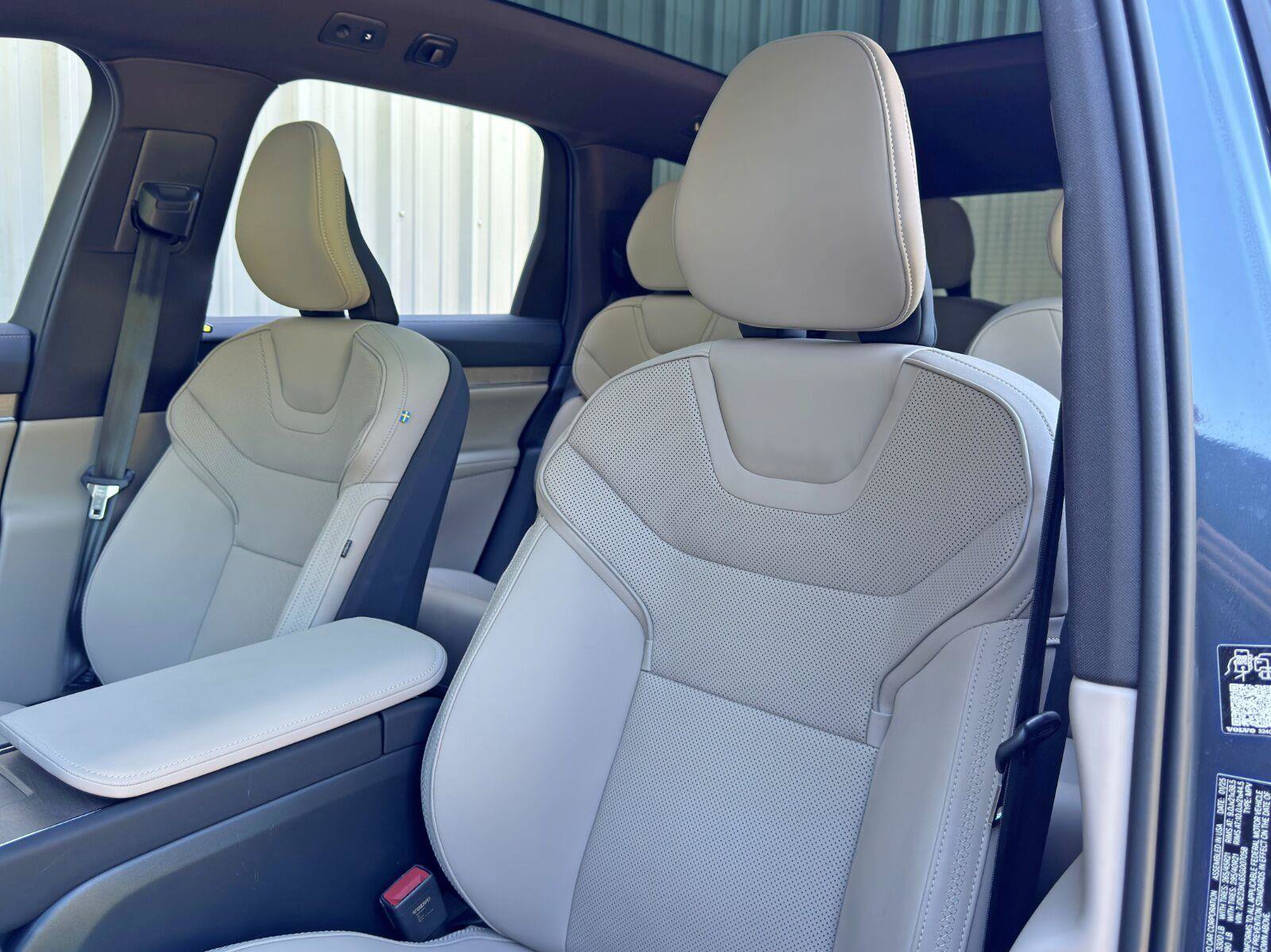 Used 2025 Volvo EX90 Ultra AWD/4WD image 34