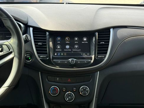 Used 2018 Chevrolet Trax LT w/ LT Convenience Package FWD image 9