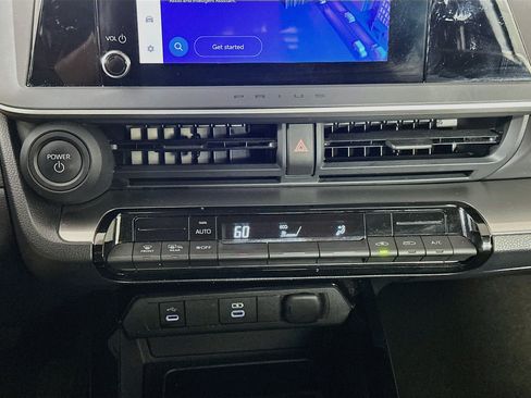 Used 2025 Toyota Prius LE FWD image 24