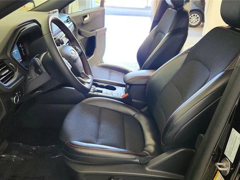 Used 2025 Ford Escape ST-Line image 23
