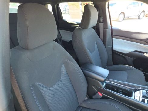 Used 2025 Jeep Compass Sport AWD/4WD image 17