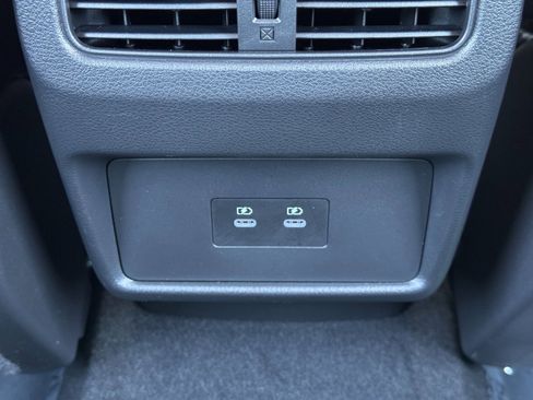Used 2024 Nissan Rogue SL FWD image 29