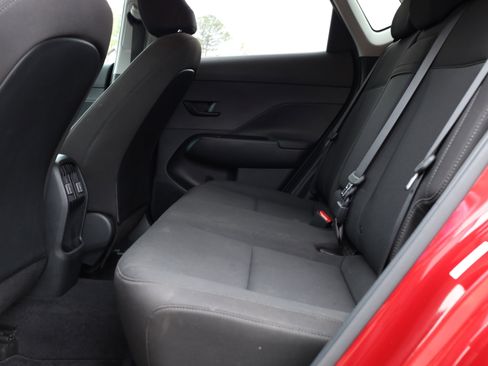 Used 2024 Hyundai Kona SEL image 15