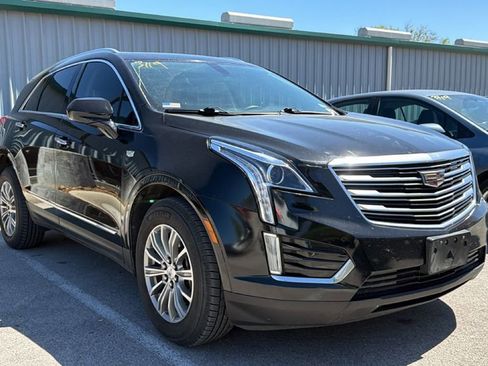 Used 2017 Cadillac XT5 Luxury image 2
