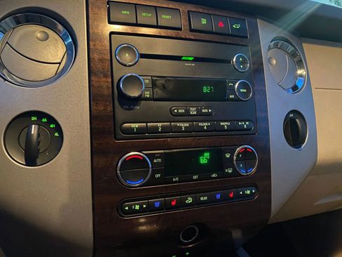 Used 2014 Ford Expedition EL XLT w/ Equipment Group 202A image 13