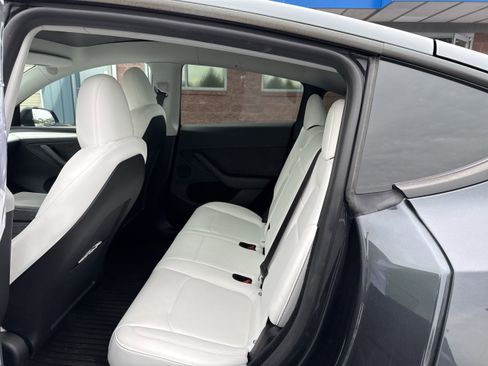 Used 2024 Tesla Model Y Long Range image 11