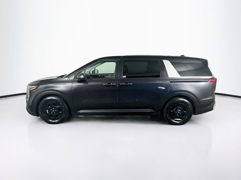 Used 2025 Kia Carnival FWD image 4