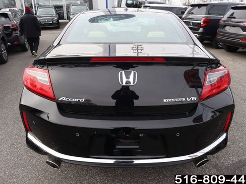 Used 2017 Honda Accord Touring image 7