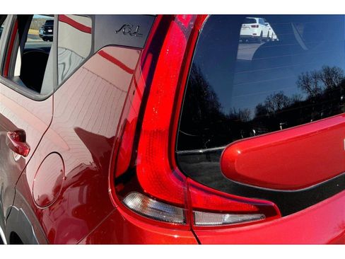 Used 2022 Kia Soul X-Line image 25