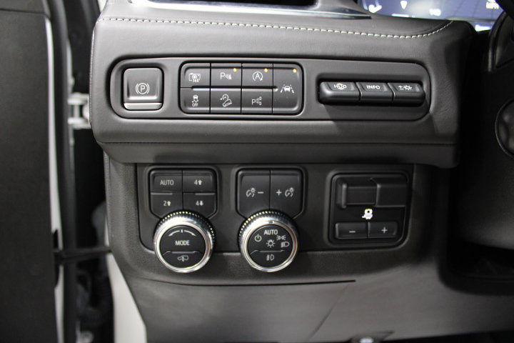Used 2023 GMC Yukon Denali Ultimate AWD/4WD image 41