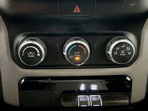 Used 2022 RAM 1500 Big Horn AWD/4WD image 11