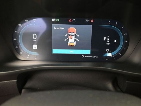 New 2025 Volvo XC40 B5 Core w/ Protection Package Premier image 19