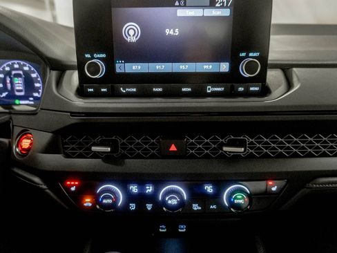 Used 2024 Honda Accord EX image 24