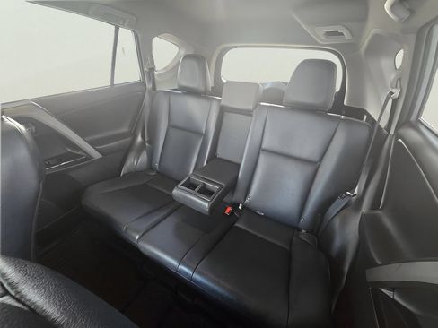 Used 2017 Toyota RAV4 Limited FWD image 10