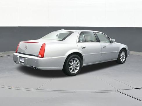 Used 2010 Cadillac DTS Luxury image 14