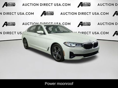 Used 2021 BMW 540i w/ Premium Package image 2